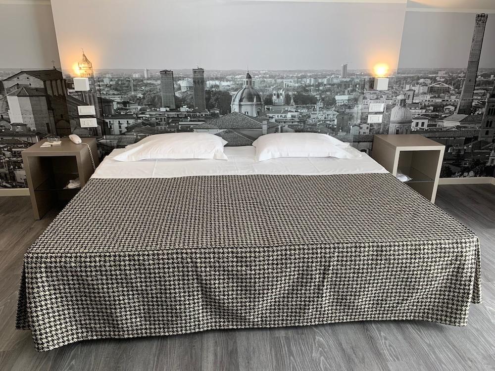 Savoia Hotel Regency โบโลญญา ภายนอก รูปภาพ