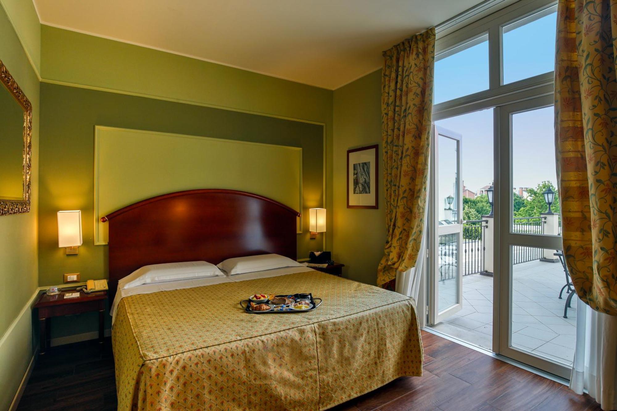 Savoia Hotel Regency โบโลญญา ภายนอก รูปภาพ