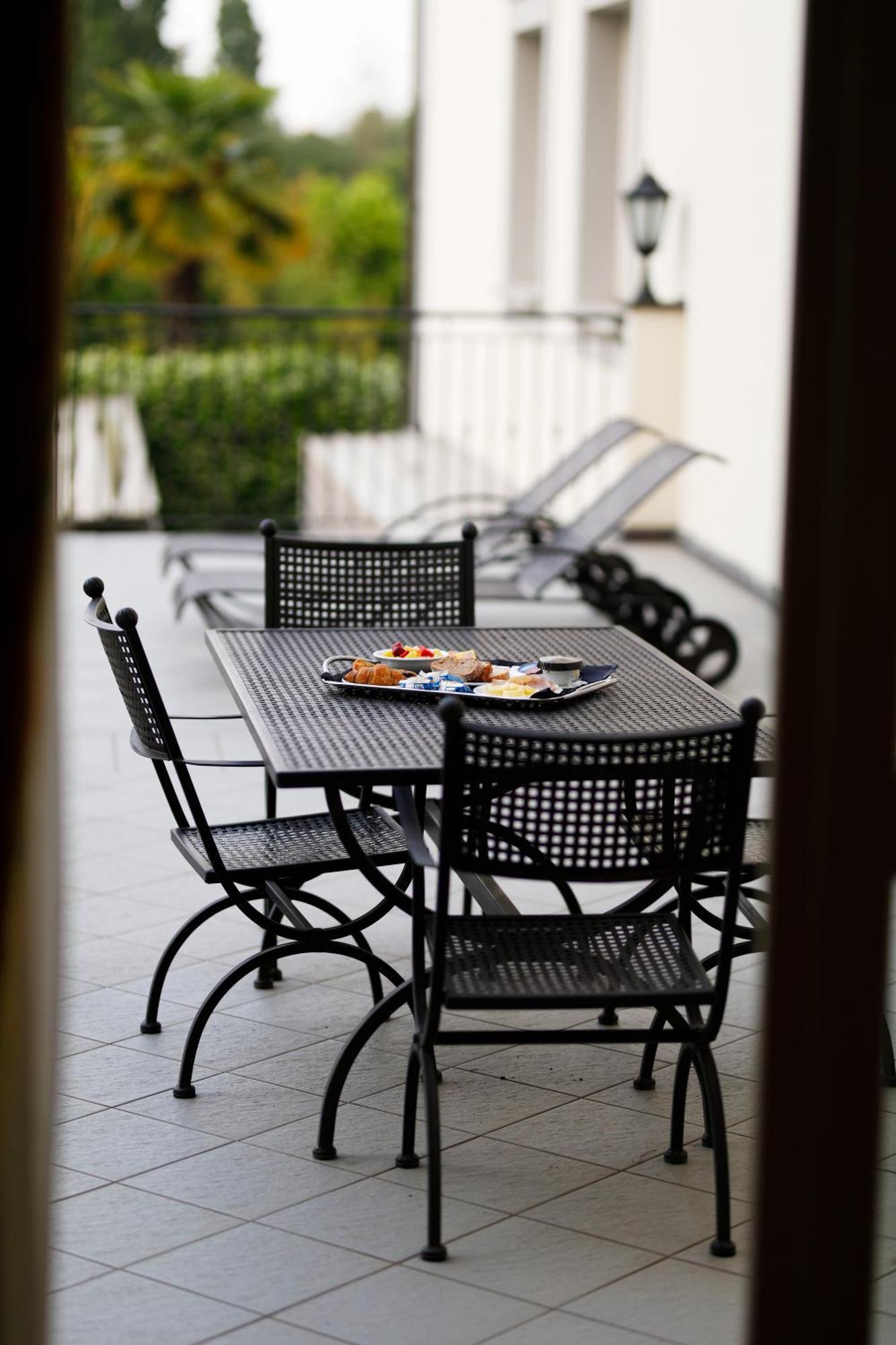Savoia Hotel Regency โบโลญญา ภายนอก รูปภาพ