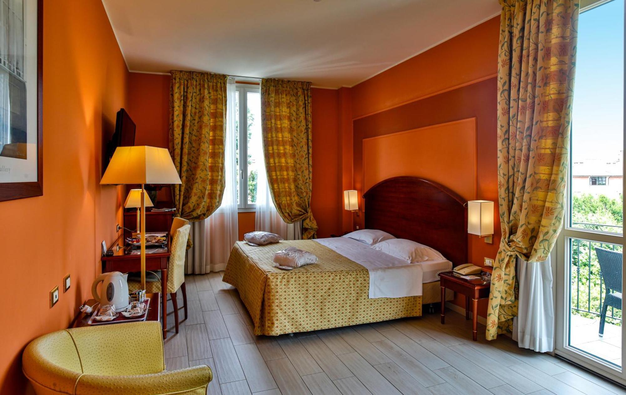 Savoia Hotel Regency โบโลญญา ภายนอก รูปภาพ