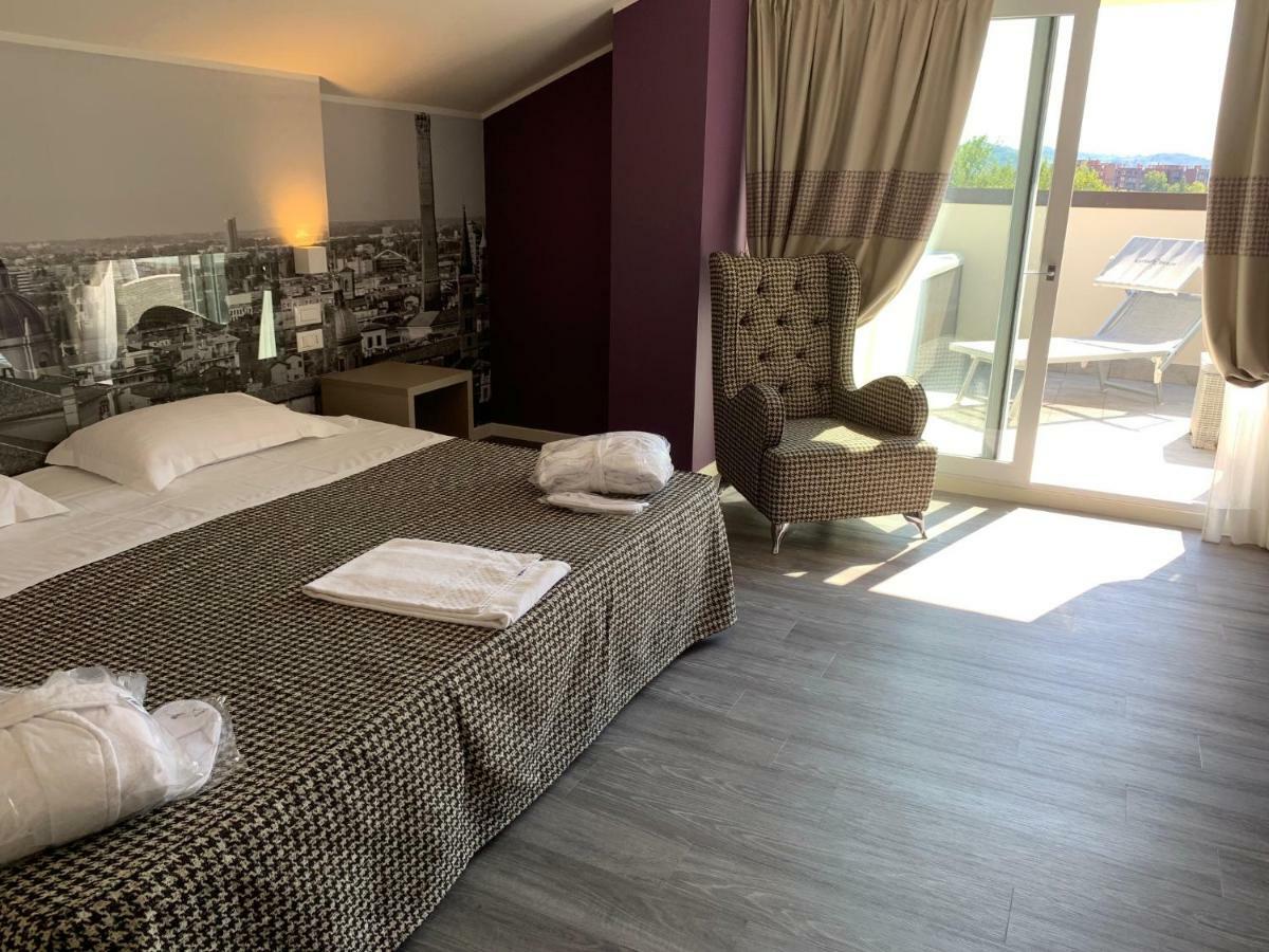 Savoia Hotel Regency โบโลญญา ภายนอก รูปภาพ